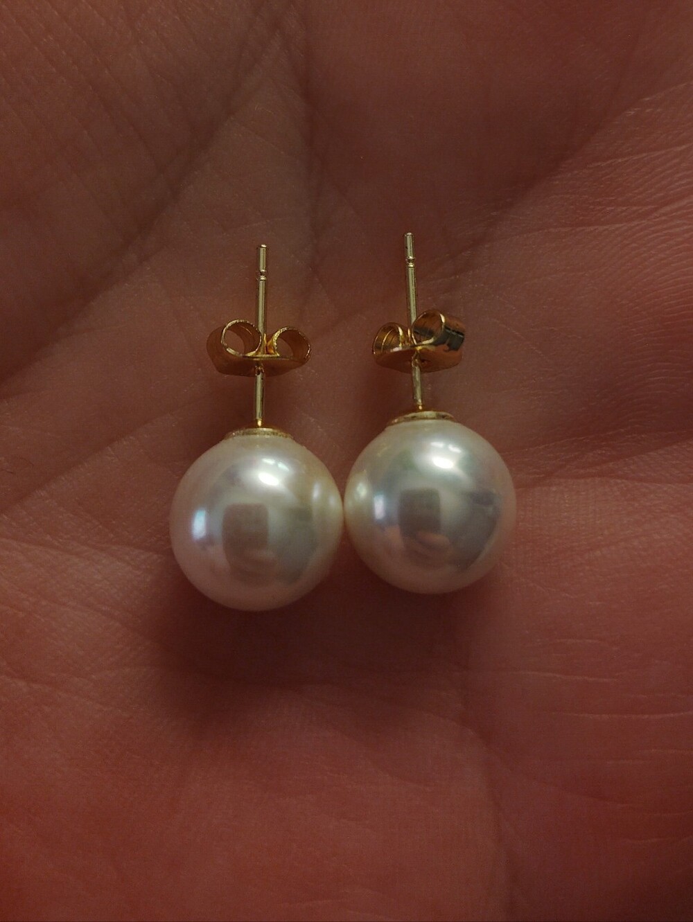 14k Gold Perfect Round 10mm South Sea Iridescent White Fine Pearl Stud Earrings
